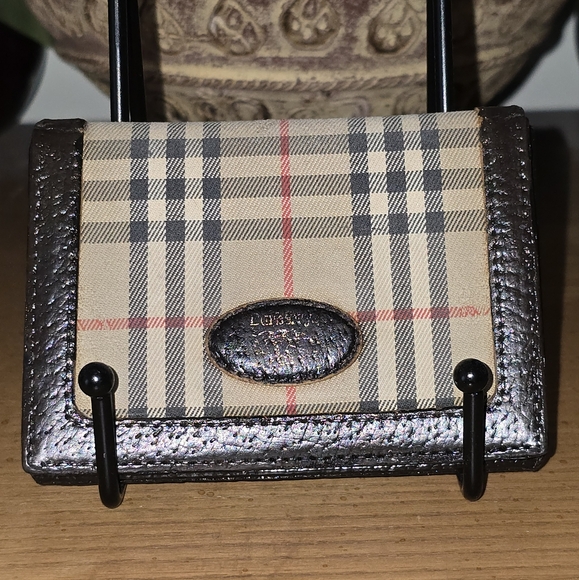 Burberry's Vintage bifold Card Holder VGUC - Picture 1 of 8